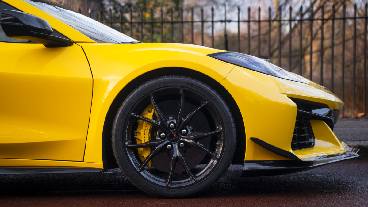 O Chevy Corvette ZR1 tem o mesmo preço de um Lamborghini na Europa