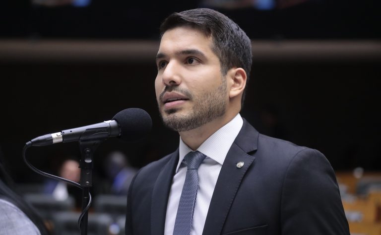 Comissão aprova projeto que proíbe a entrada no país de veículos ligados a criminosos – Notícias