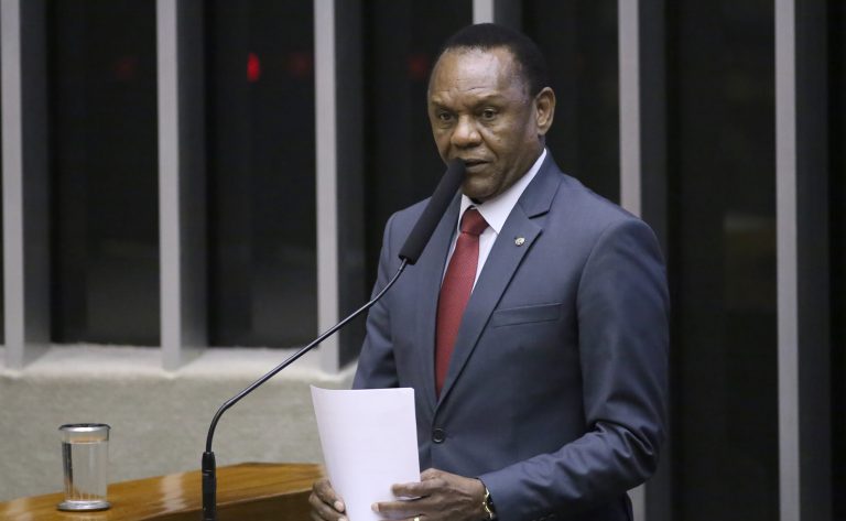 Comissão aprova isenção de impostos em inscrições de atletas profissionais para torneios no exterior – Notícias