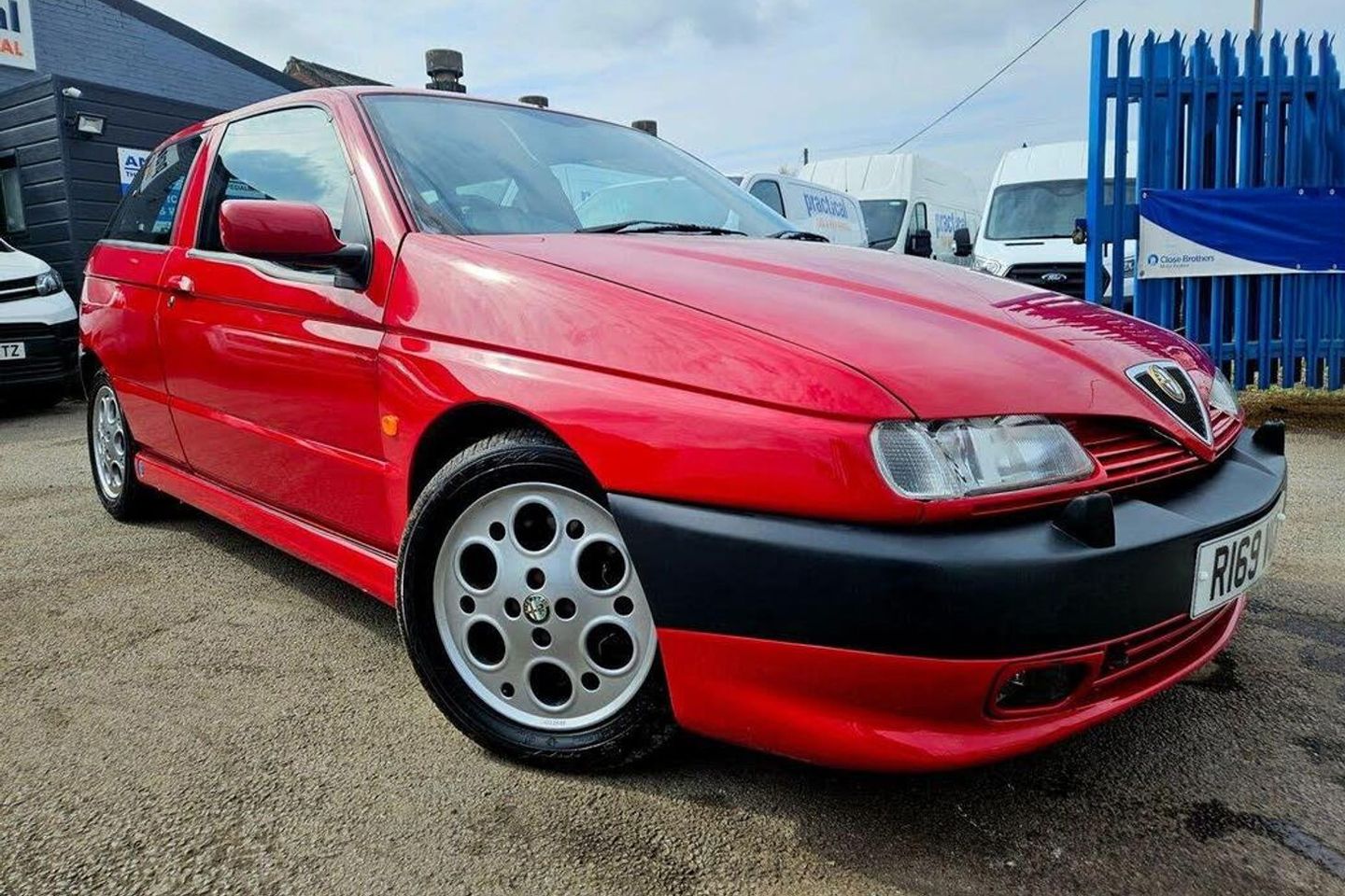 Alfa Romeo 145 Trevo | Identificado