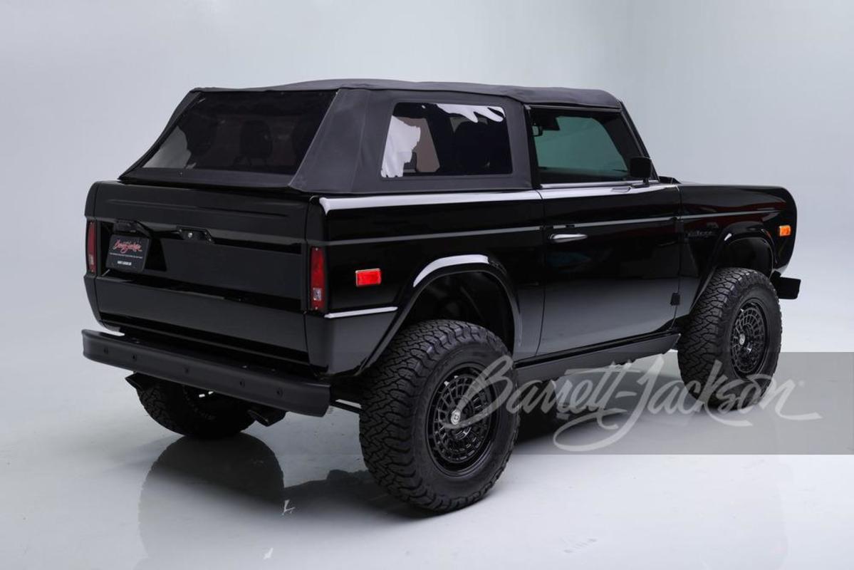 O Ford Bronco estilo retrô de Kevin Hart vai a leilão sem reservas