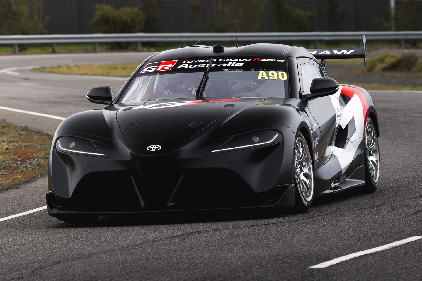 Swindon Powertrain desenvolve Toyota Supercars V8