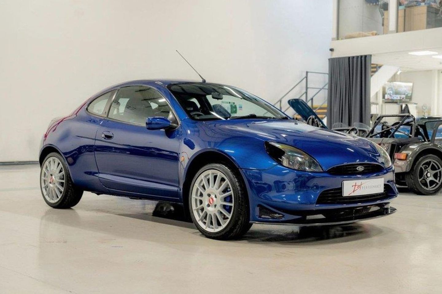 Vendo Ford Racing Puma em perfeito estado