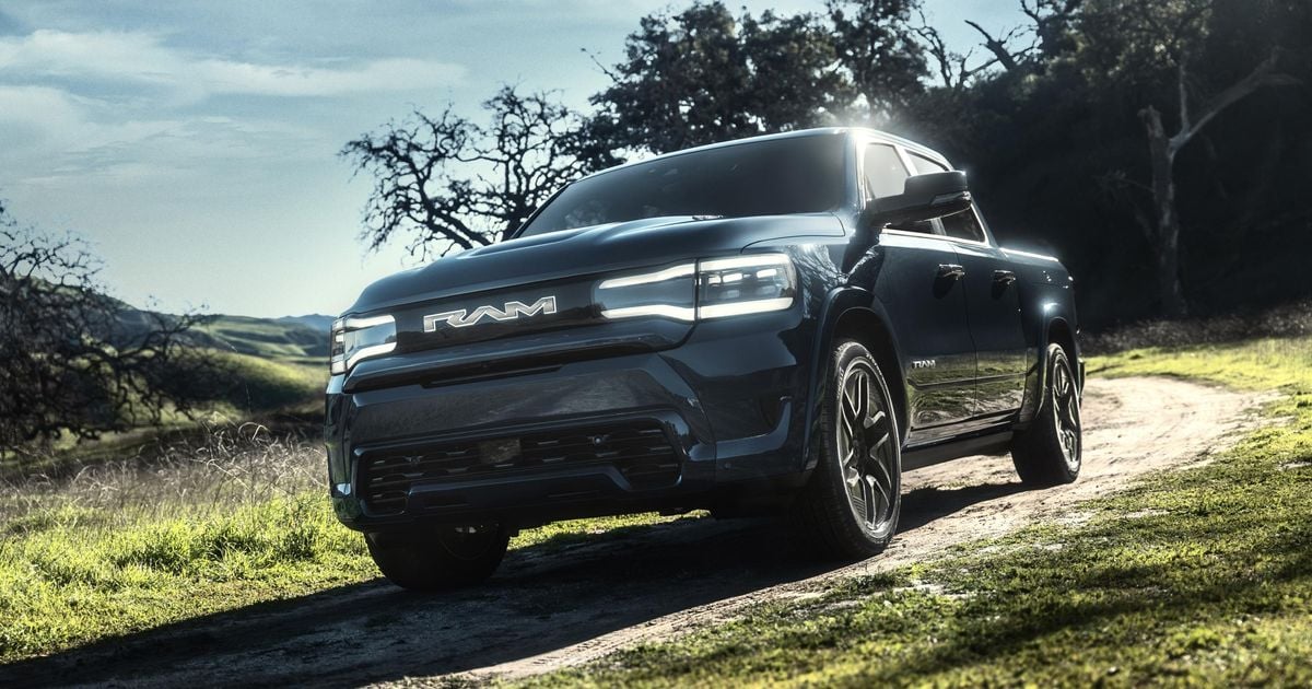 Stellantis registra prejuízo de A$ 35 bilhões após tentativa fracassada de EV, ações caem 24 por cento