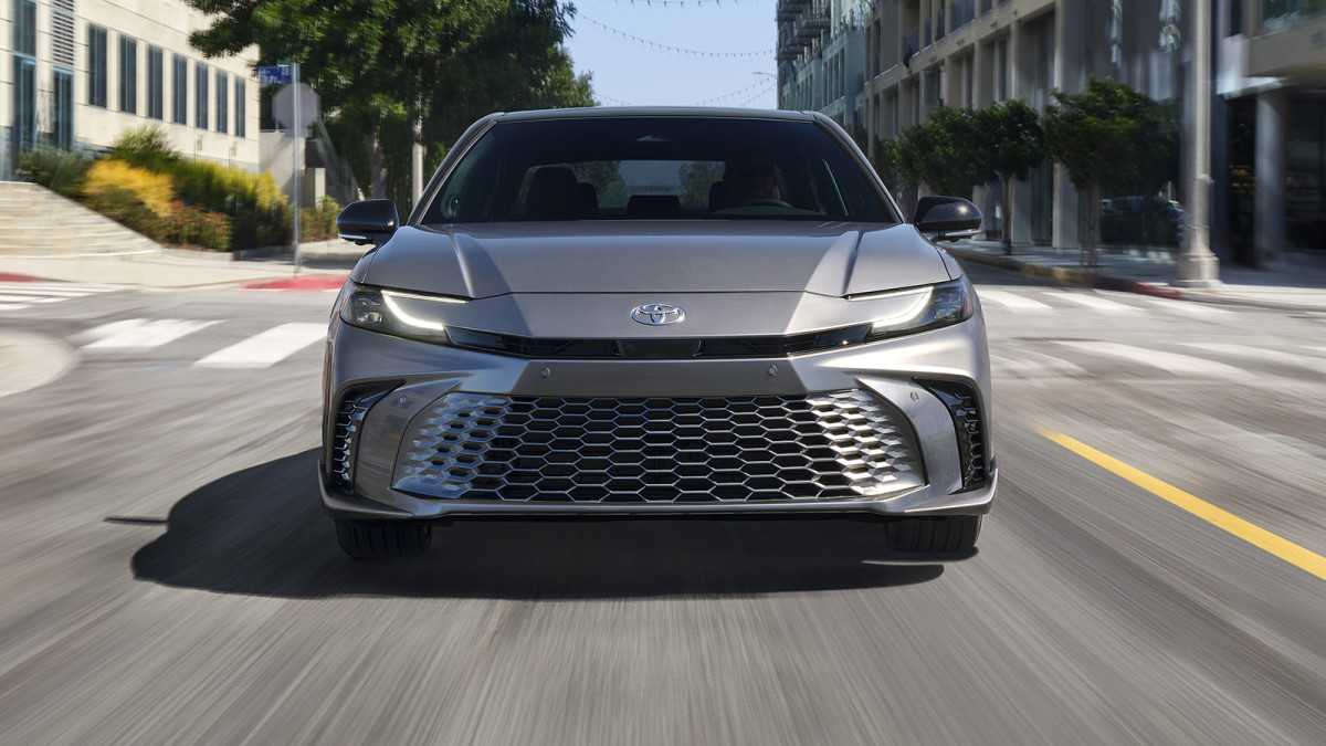 Scotty Kilmer chama seu novo Toyota Camry "Lixo"