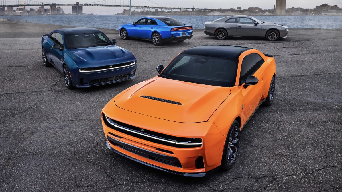 A demanda por Dodge Charger e Pacifica cria 1.700 novos empregos no Canadá