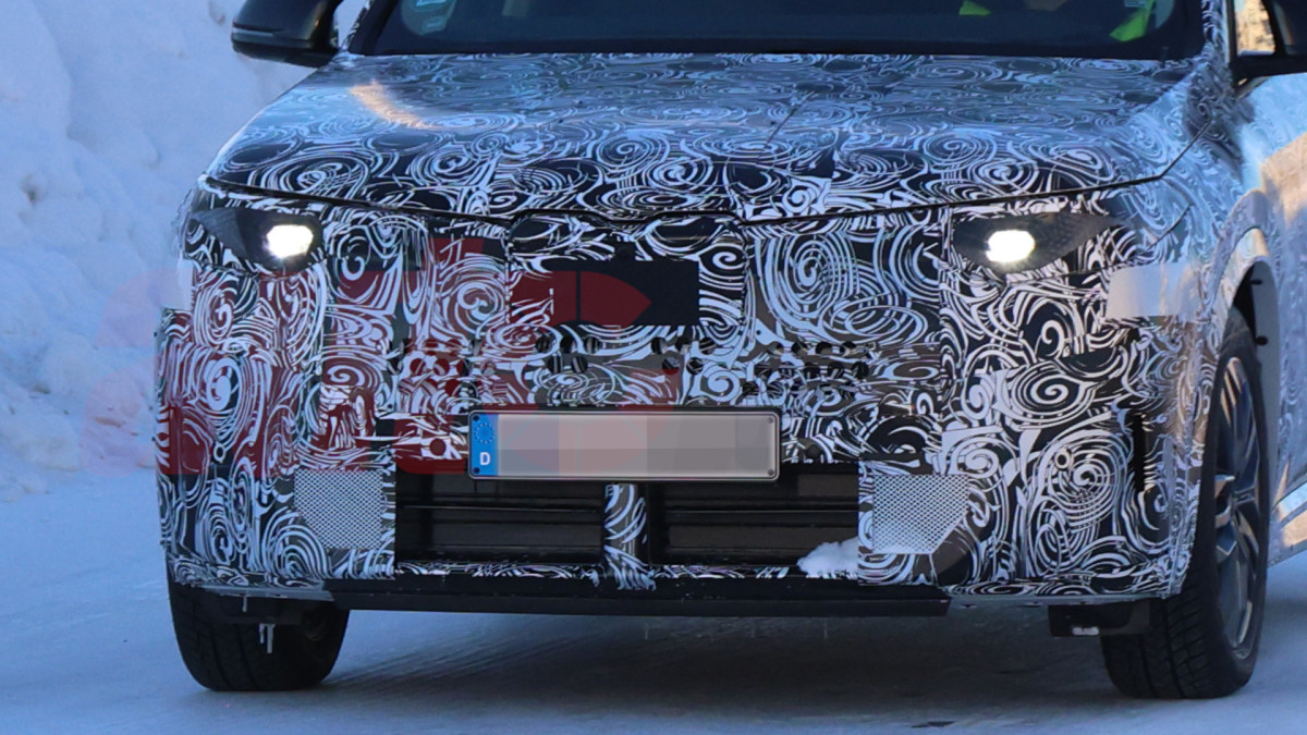 O menor crossover da BMW está ganhando um novo visual, mas apenas em uma extremidade