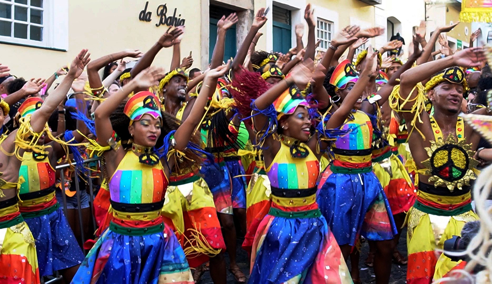 Venda de passagens aéreas internacionais com destino à Bahia para o Carnaval 2026 crescem mais de 40%