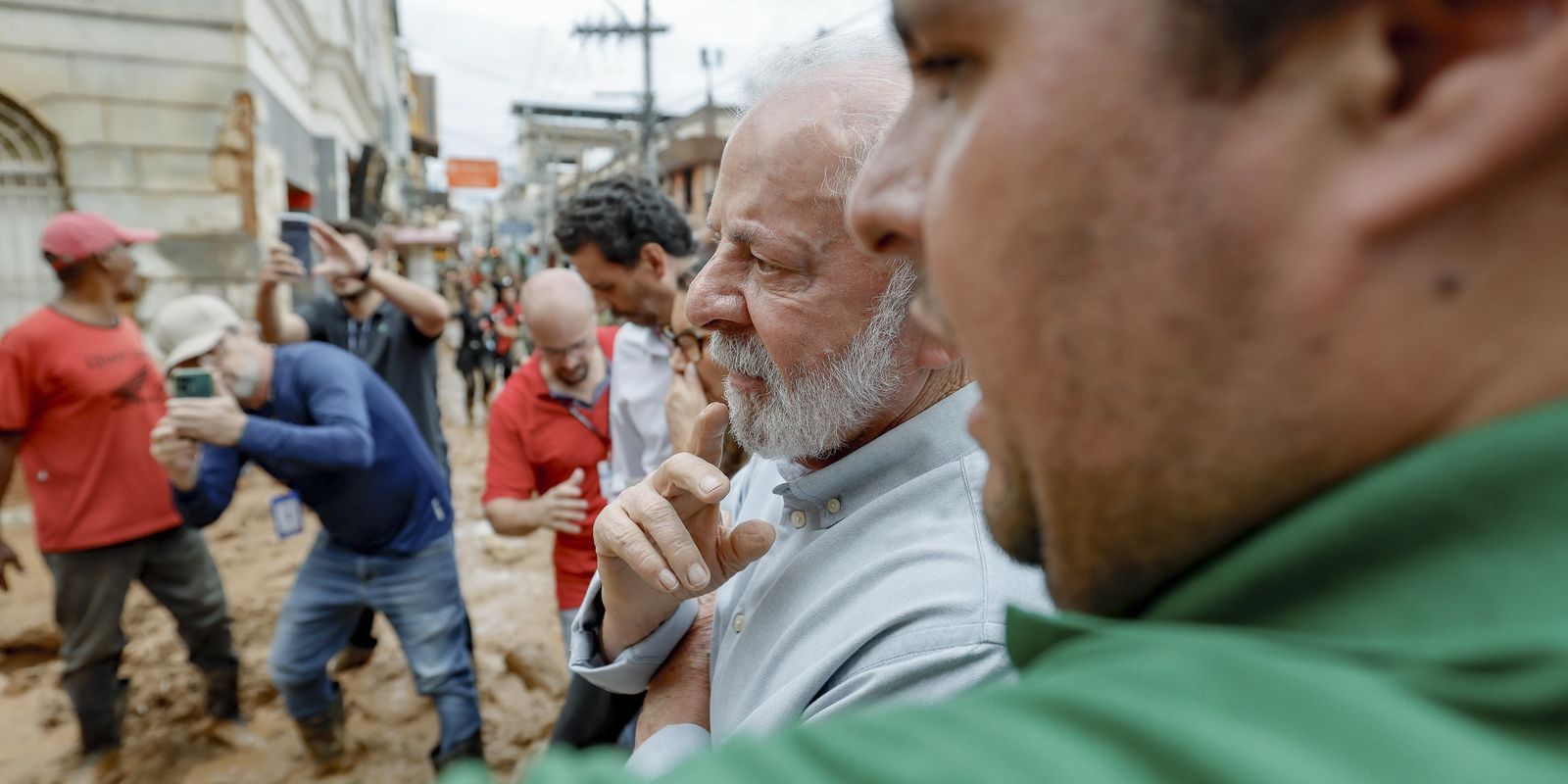 Perdas materiais serão recuperadas, diz Lula em visita a Minas Gerais