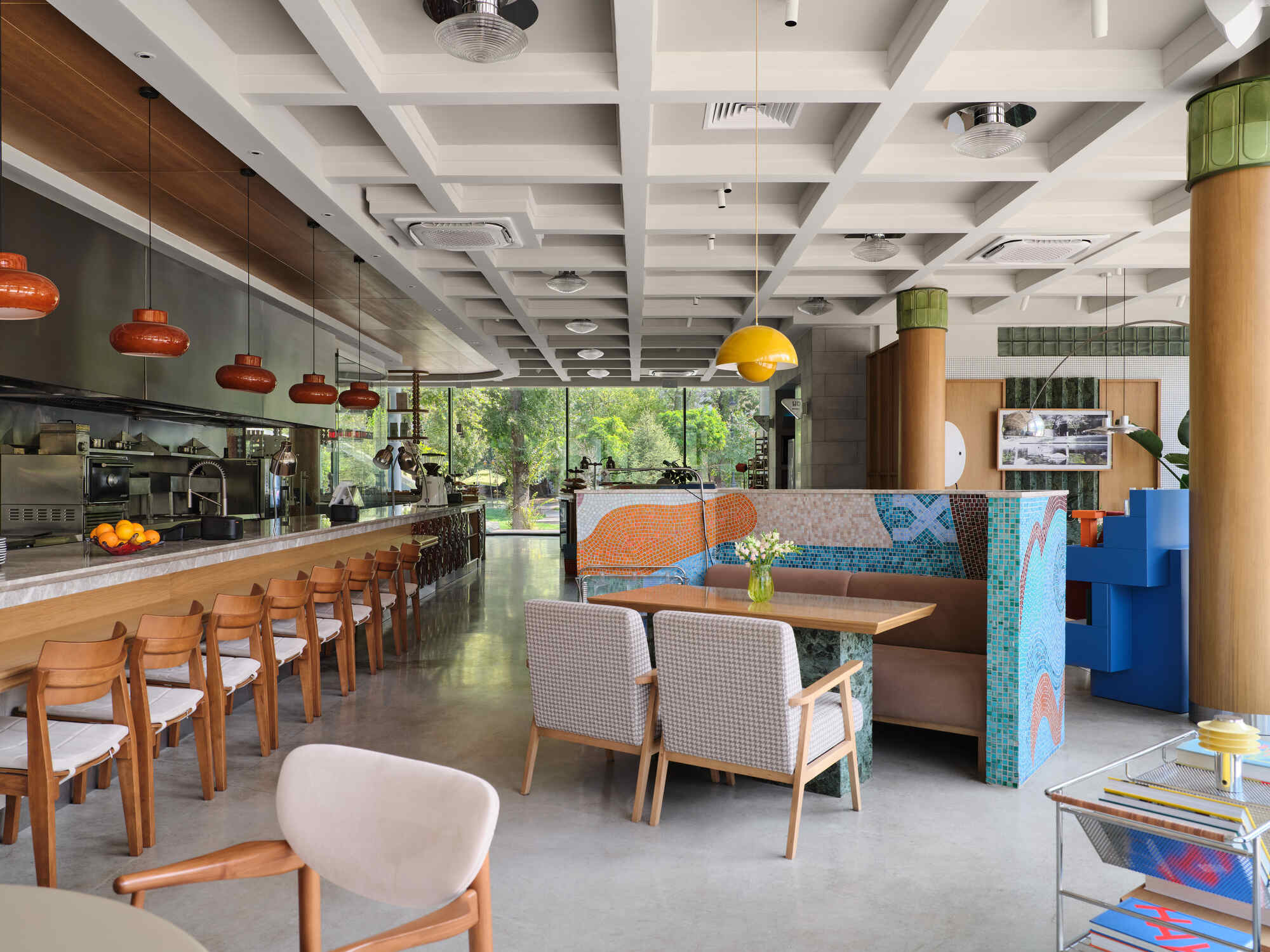 Aqqu Central Café / AT interiores