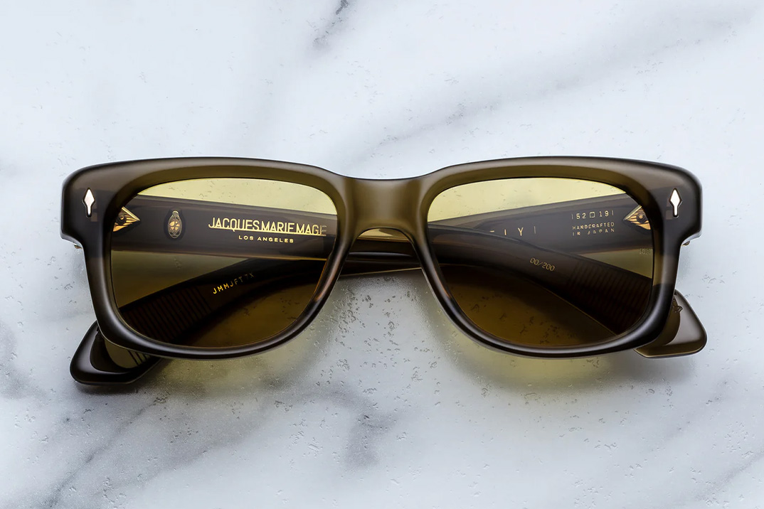 Jeff Goldblum e Jacques Marie Mage lançam óculos de sol de edição limitada inspirados em The Fly