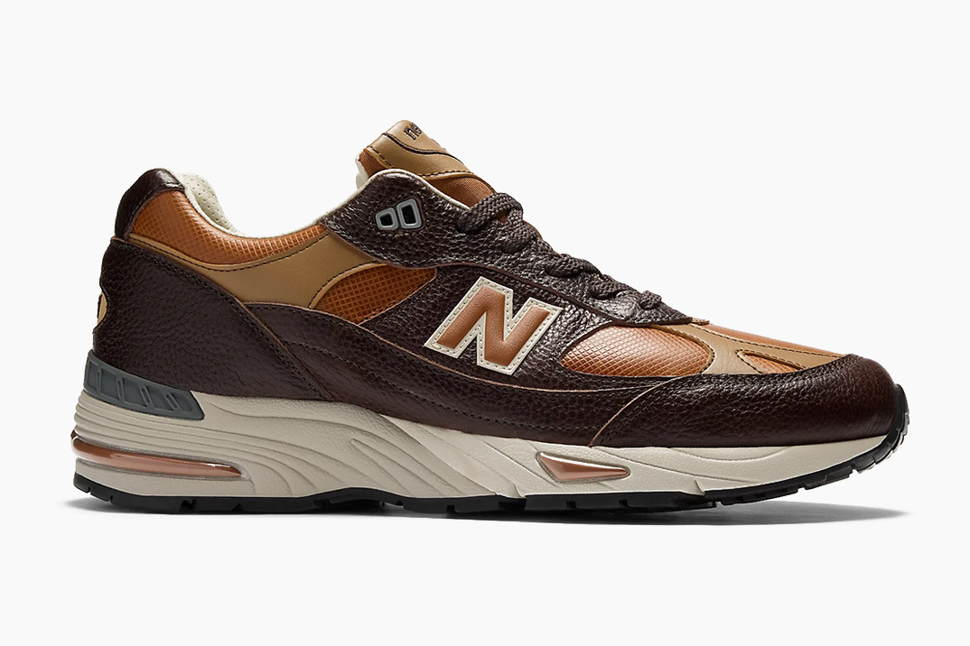 New Balance revive o lendário 991v1 com couro premium curtido vegetal inspirado na bagagem italiana