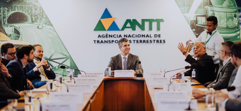 ANTT e ANUT debatem prioridades regulatórias e desafios do transporte de cargas — Agência Nacional de Transportes Terrestres