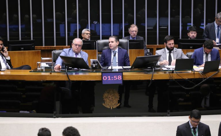 Câmara aprova regime de urgência para 12 projetos de lei – Notícias