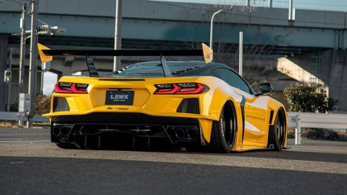 O Corvette C8 agora é um supercarro Liberty Walk – e o Japão está adorando