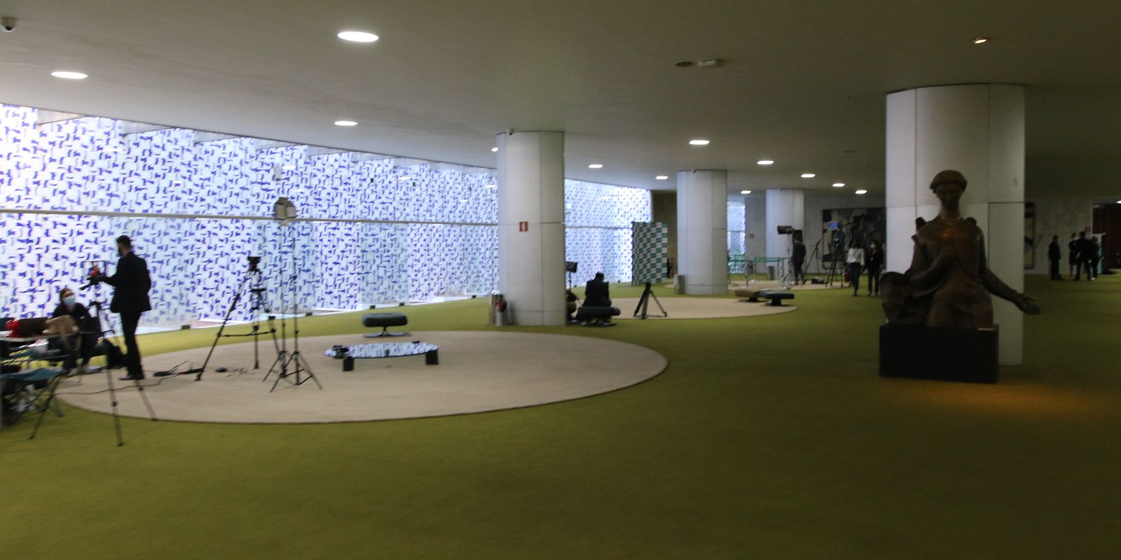 Sindicatos repudiam violência contra jornalista na Câmara