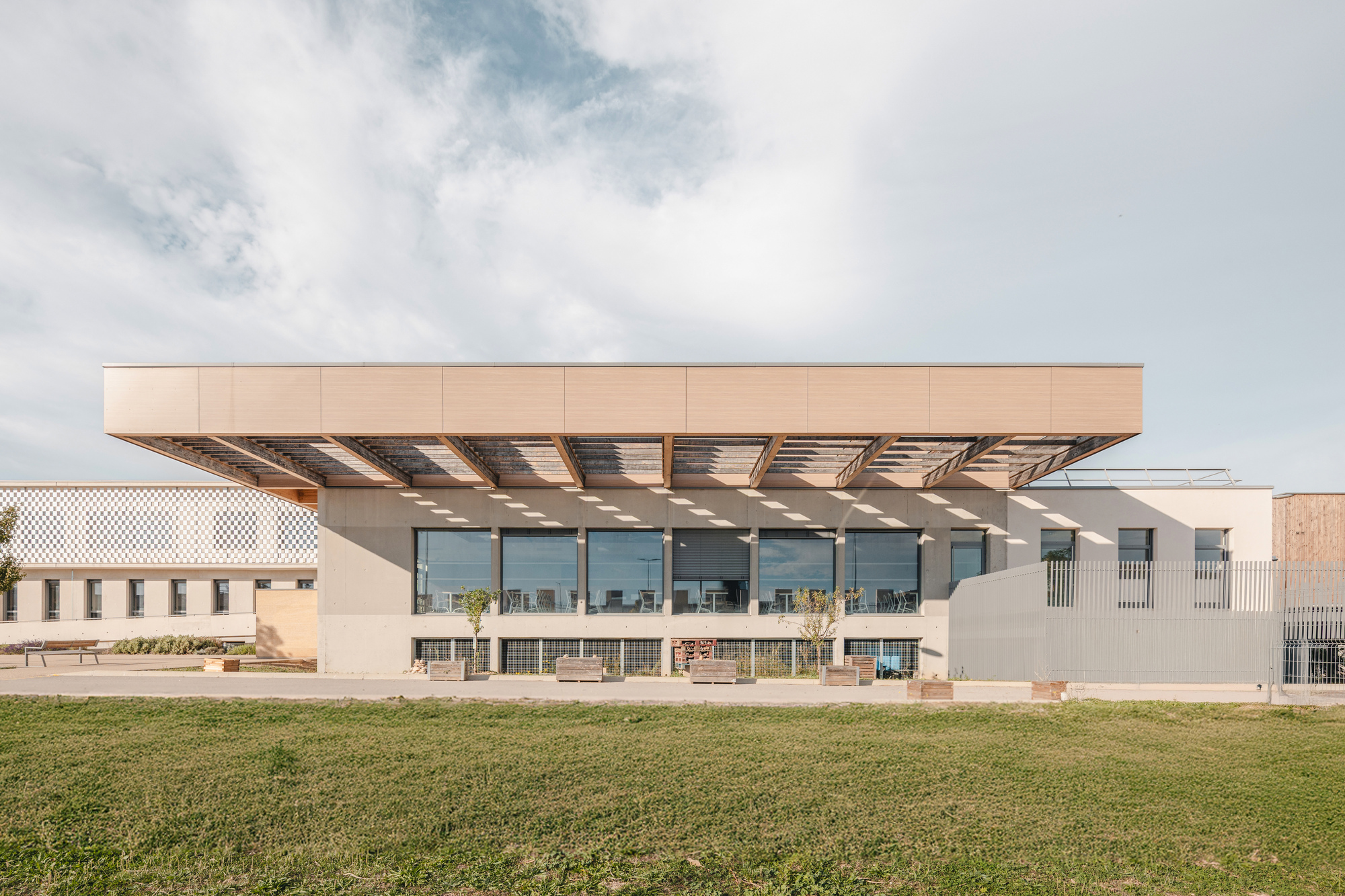 Faculdade Voltaire / NM2A | ArchDaily