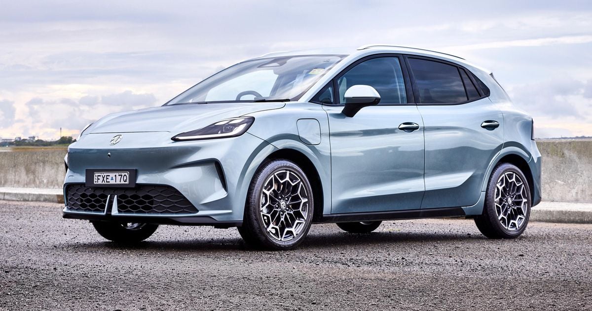 2026 MG 4 EV Urban hatch com preços altos em relação aos rivais BYD, GAC e GWM