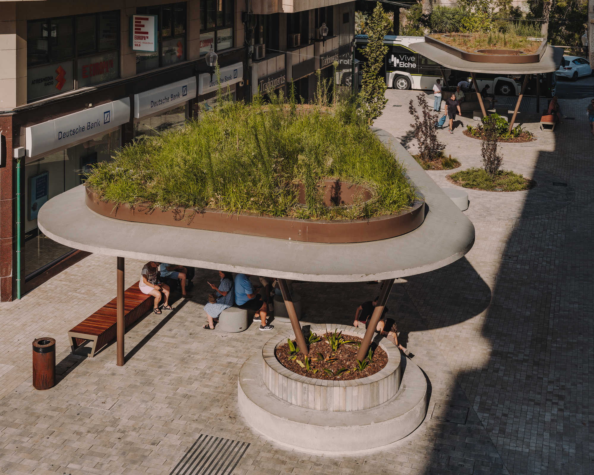 Trevo de ônibus urbano Dr. Caro em Elche / ARN / Arquitectos