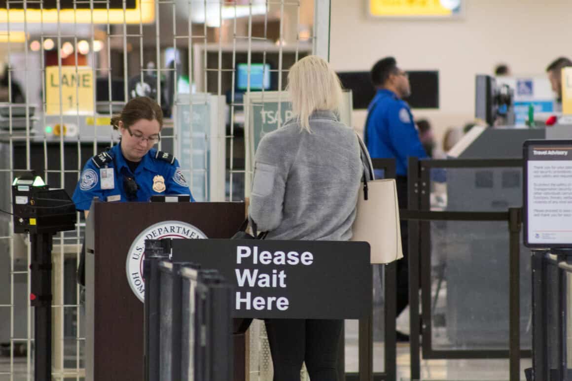 O fechamento de aeroportos pelo governo é agora uma ameaça real