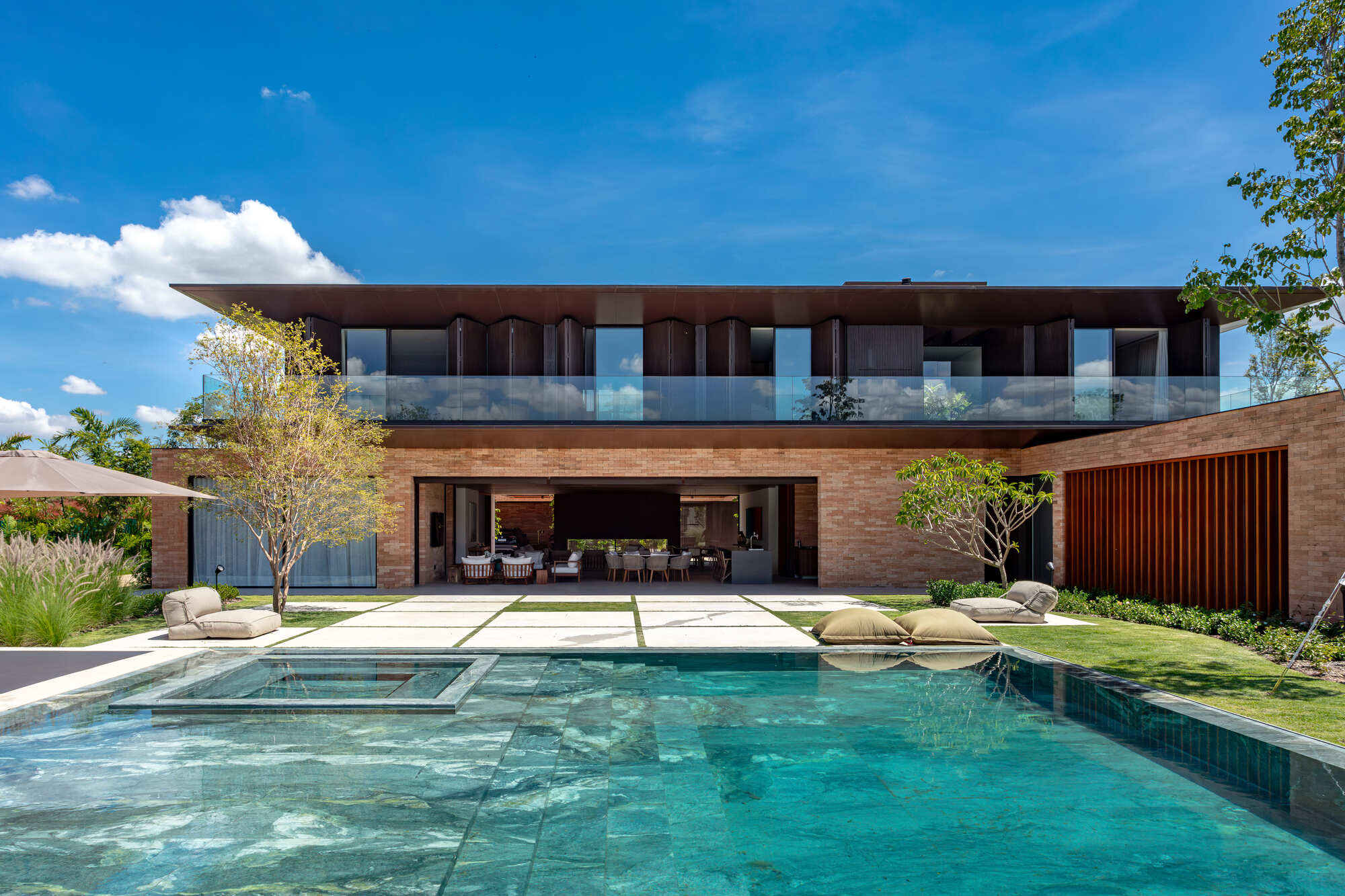 GLG Residence / Ximenes Leite Arquitetura