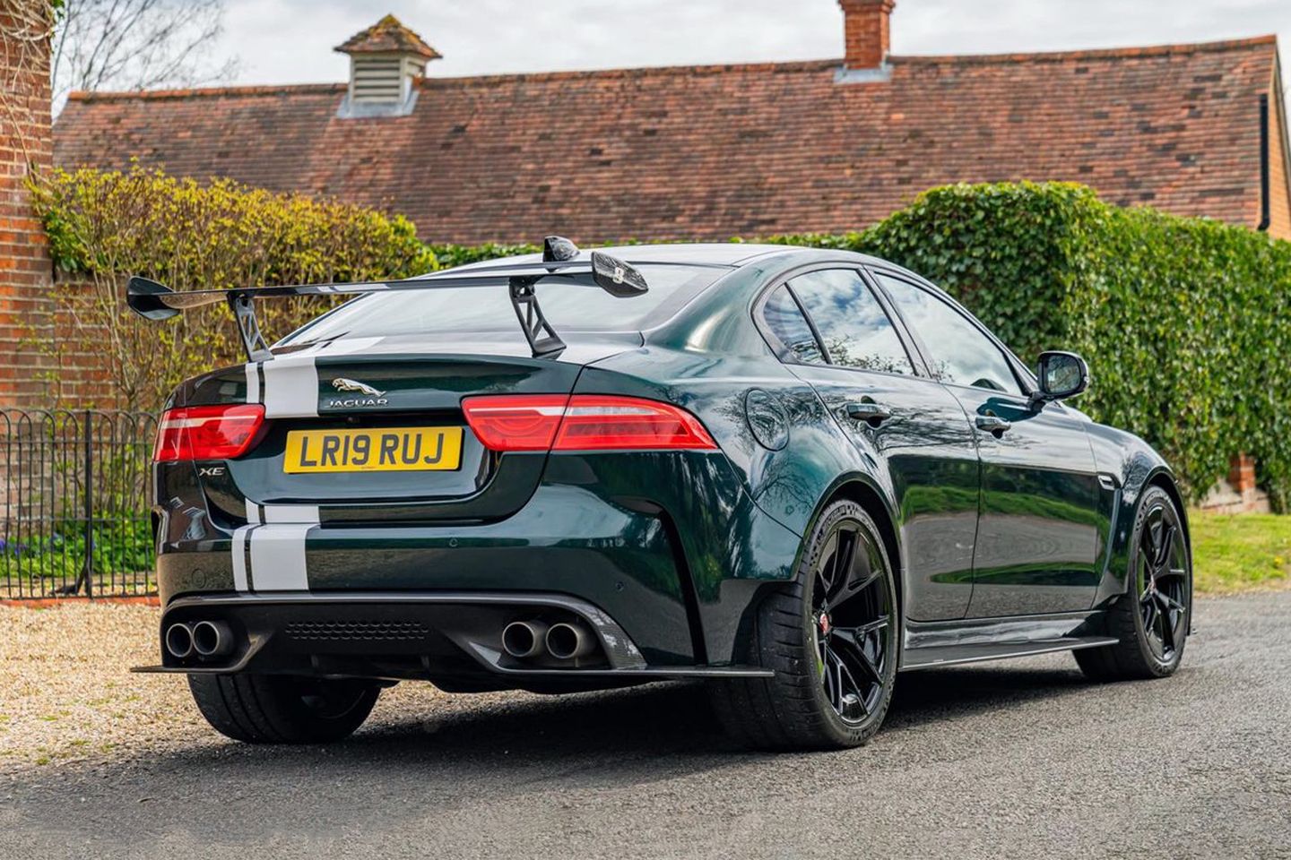 Novo Jaguar XE Project 8 à venda