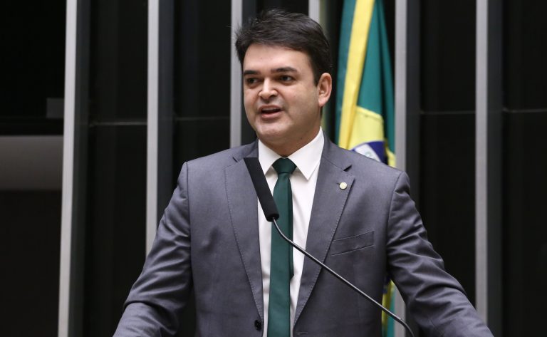 Projeto criminaliza criação e divulgação de deepfakes eleitorais – Notícias