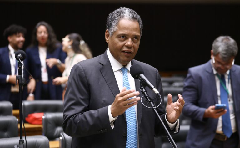 Câmara altera Regimento Interno para permitir que integrantes da Mesa participem de comissões – Notícias