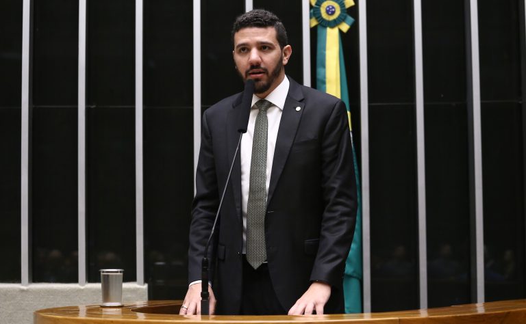 Câmara aprova projeto que autoriza ANP a acessar dados fiscais para combater fraudes em combustíveis – Notícias