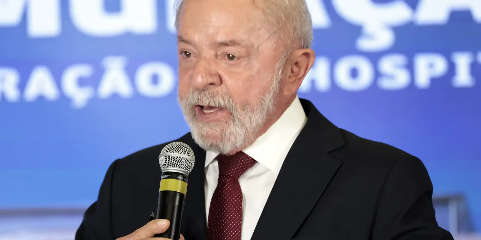 Lula assina MP e zera “taxa das blusinhas”