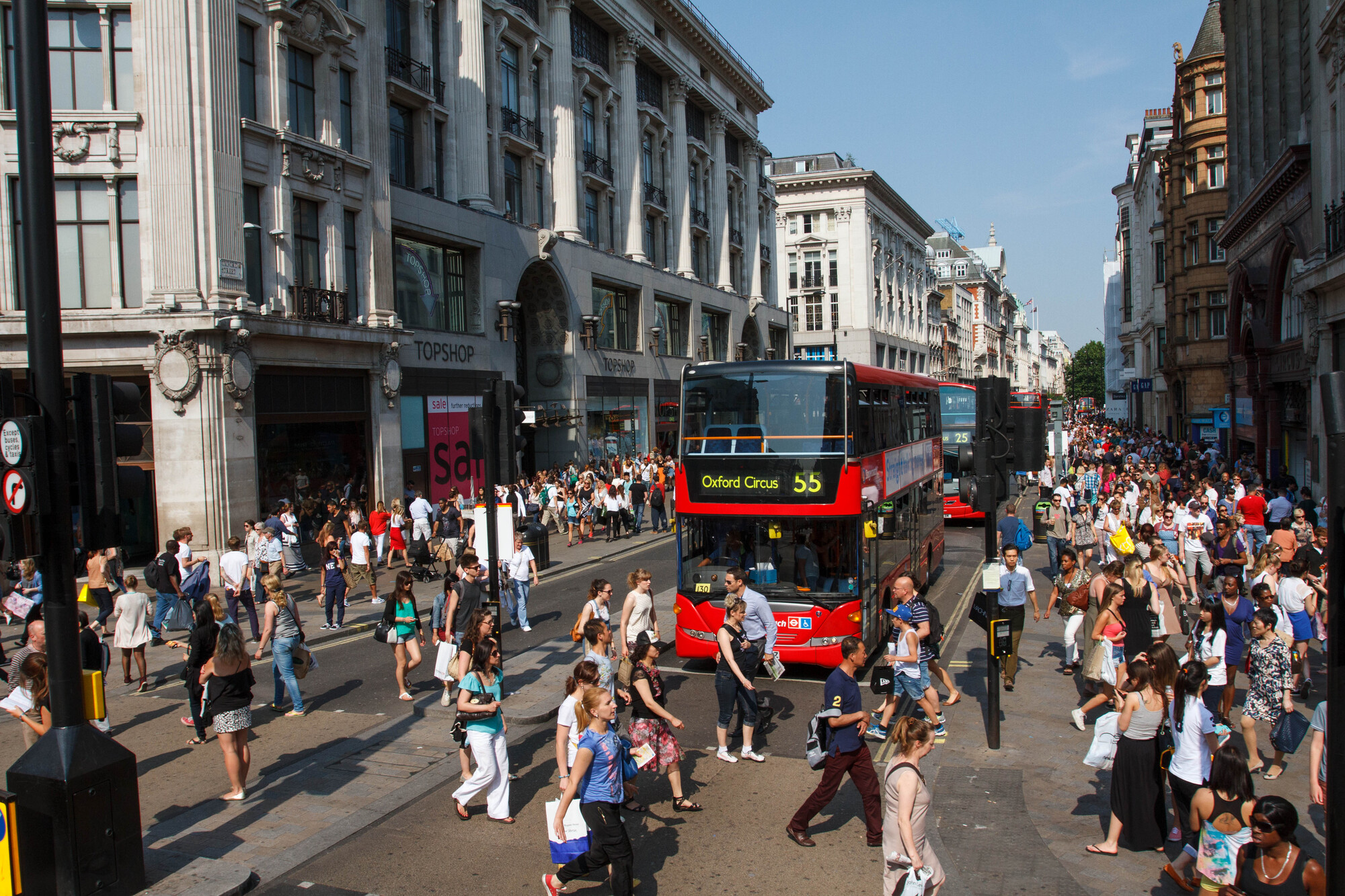 De Londres a Houston: quatro iniciativas contínuas de pedestre que moldam cidades mais transitáveis