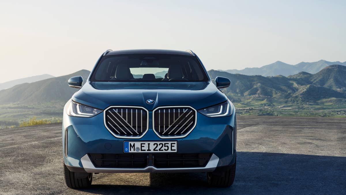 BMW iX3 se torna o maior rival do X3 à medida que os pedidos aumentam